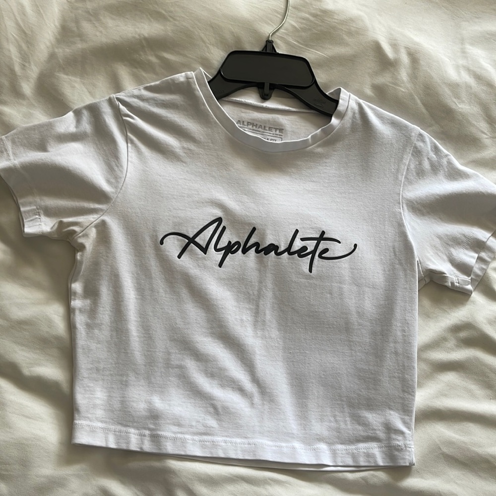 Alphalete Croped Fitted Tee